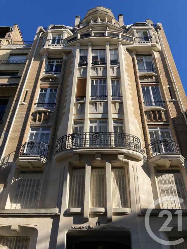  - PARIS - 