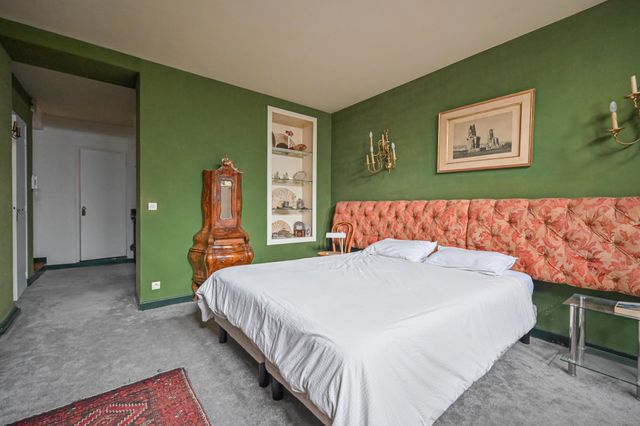 Afficher la photo en grand Appartement à vendre - 6 pièces - 138.64 m2 - PARIS - 75007 - ILE-DE-FRANCE - Century 21 Tour Eiffel