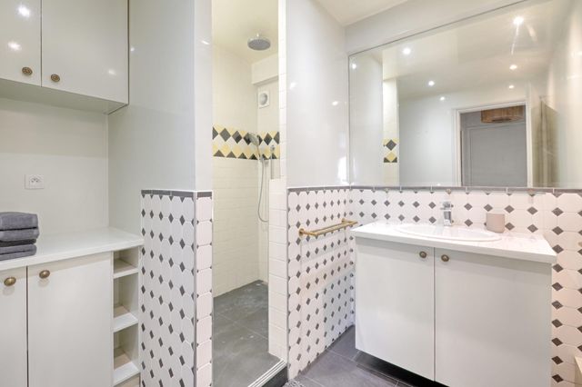 Appartement à vendre - 3 pièces - 64.04 m2 - PARIS - 75007 - ILE-DE-FRANCE - Century 21 Tour Eiffel