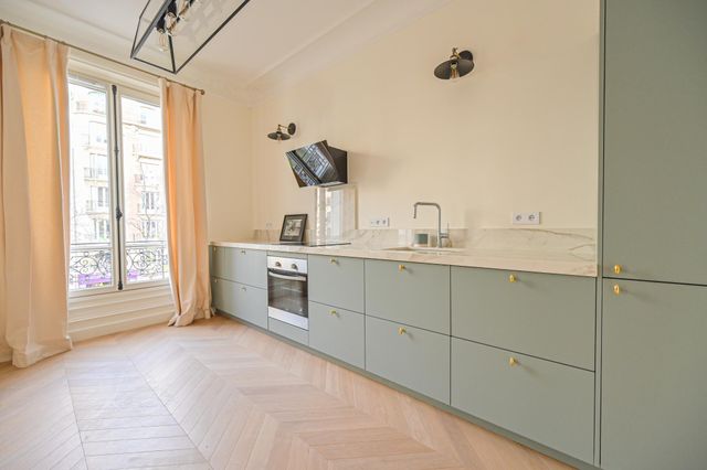 Appartement F5 à louer - 5 pièces - 92.4 m2 - PARIS - 75007 - ILE-DE-FRANCE - Century 21 Tour Eiffel