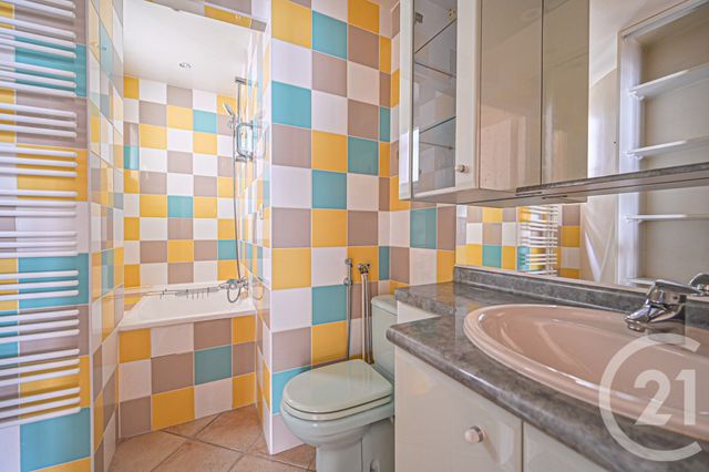 Appartement à vendre - 3 pièces - 71.02 m2 - PARIS - 75007 - ILE-DE-FRANCE - Century 21 Tour Eiffel